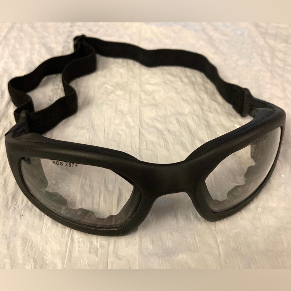 PELTOR Impact/Dust Resistant Goggle: Black, Wraparound Goggles, Polycarbonate - Picture 9 of 16